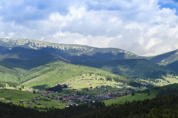 Karpatské hory v létě — Stock fotografie