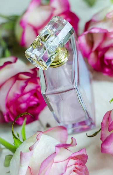 Floral female perfume — Stock Photo, Image