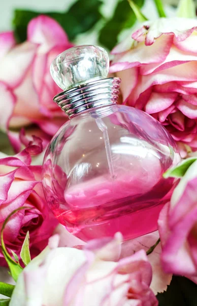Floral female perfume — Stock Photo, Image