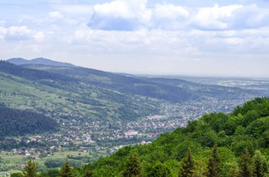 Yazın Karpat Dağları