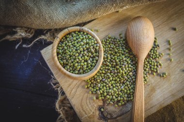 kabuğu çıkarılmış tane mung fasulye