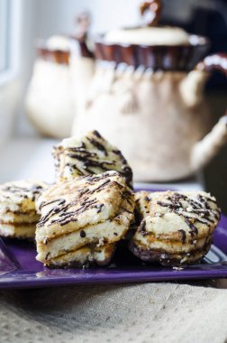 Tabaktaki kurabiyeler