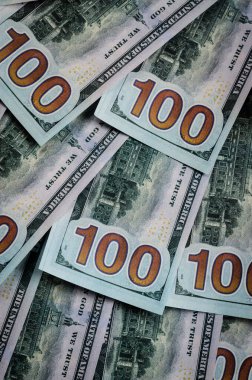 Arkaplan olarak 100 dolar.