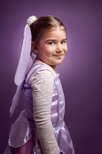 Petite fille en costume de fée — Photo