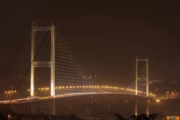 Bosphorský most v noci — Stock fotografie