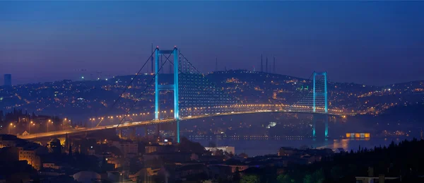 Bosporus-Brücke bei Nacht — Stockfoto