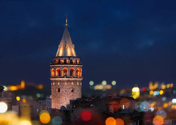 Galata Kulesi ile aydınlatma — Stok fotoğraf