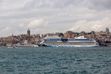 Feribot yolculuğu, Kabataş kıyı