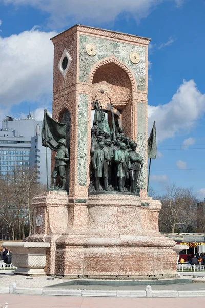 Republika pomník v Taksim square — Stock fotografie