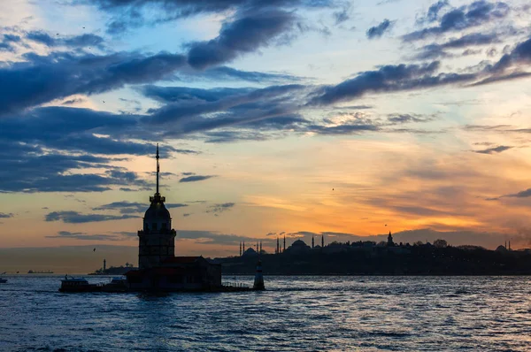 İstanbul 'da Bakireler Kulesi — Stok fotoğraf