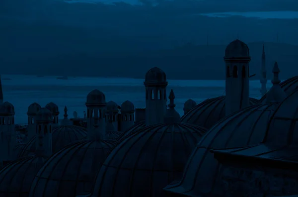苏莱曼清真寺伊斯坦布尔博斯普鲁斯的海峡 — 图库照片