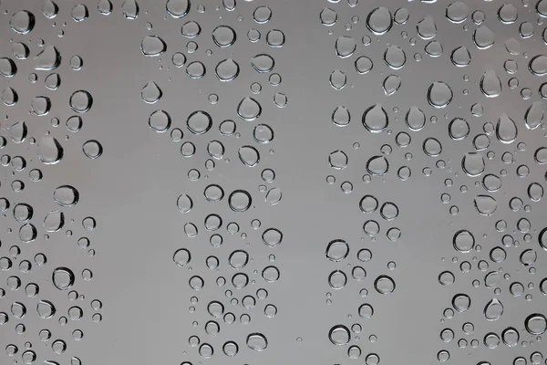 Gouttes d'eau sur verre — Photo