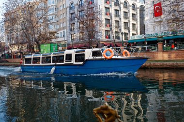 Porsuk Nehri'nde tekne turu