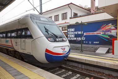 Istanbul ile Ankara arasındaki hızlı tren