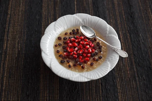 Geleneksel Türk tatlısı Aşure