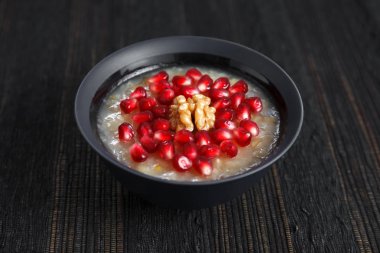 Geleneksel Türk tatlısı Aşure