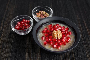 Geleneksel Türk tatlısı Aşure