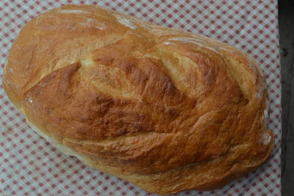 Brot Einen Laib Brot Frisch Gebackenes Brot Essen Tischdecke Köstlich — Stockfoto