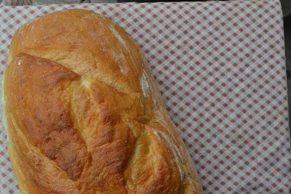 Ekmek Bir Somun Ekmek Taze Pişmiş Ekmek Masa Örtüsü Lezzetli — Stok fotoğraf