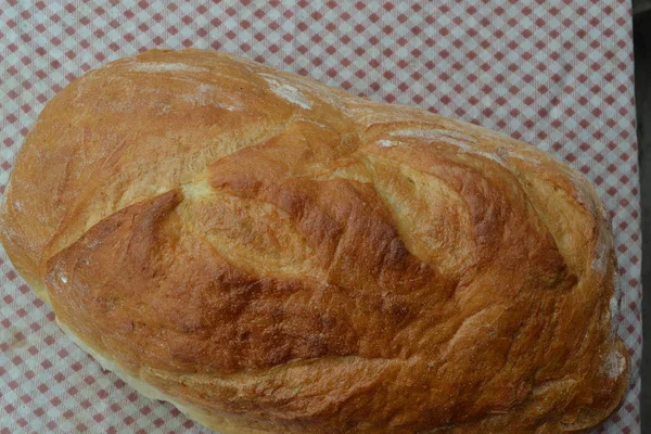 Brot Einen Laib Brot Frisch Gebackenes Brot Tischdecke Köstlich Essen — Stockfoto