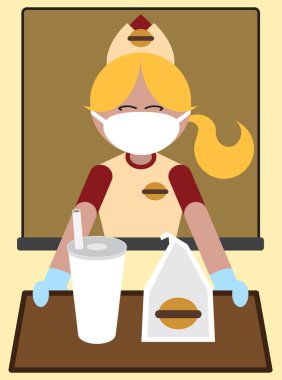 Maske ve eldiven takan bir fast food işçisi pencereden dışarı yemek uzatıyor.