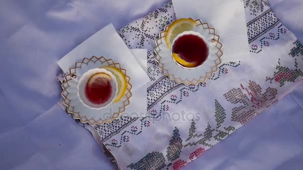 Deux tasses de thé rouge — Video