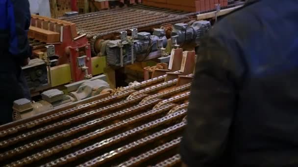 Workers at the factory making blocks and bricks — Stock Video