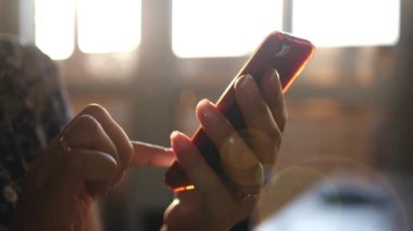 SMS günbatımı bir arka plan üzerine yazma