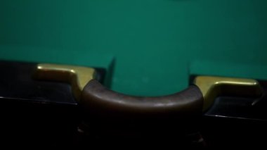 topu cebinde vurmak değil