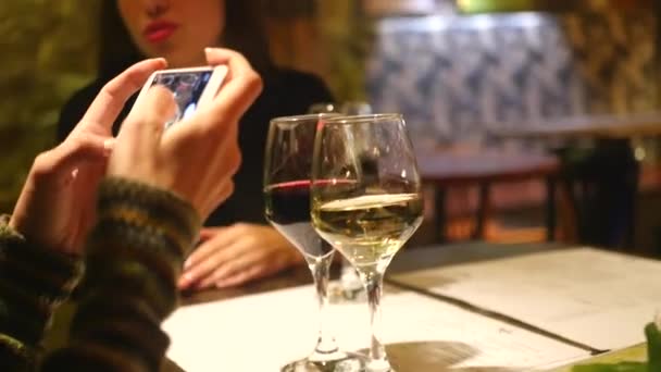 Photographing a glass of wine — Stock Video