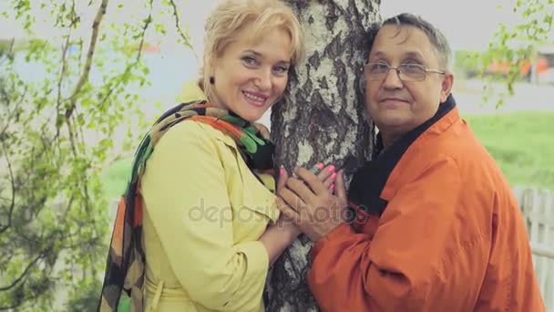 sperma-litse-zheni-poziruet-lyudey-devushki-masturbiruyut