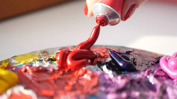 Sanatçı tüm tüpünden paleti mor yağlı boya, Hd sıkar..