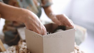 Kadın yılbaşı için hediye paketleri, sıva rakamlar Noel kutusunda, çocuklar için Noel hediyeleri