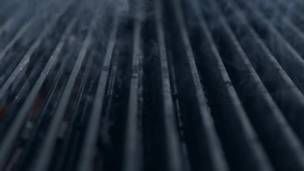 Varm grill är rökning i slow motion, 240 bilder per sekund, röker i slow motion video — Stockvideo