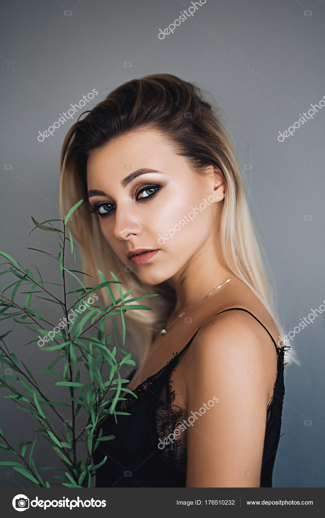 Красивые девушки дома 4