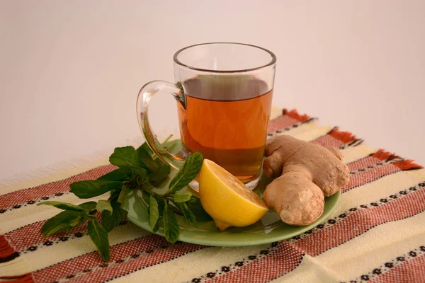 Yararlı zencefil çayı.