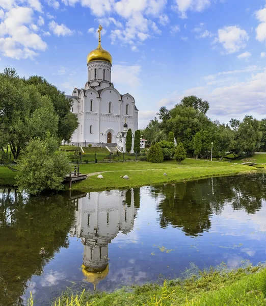 Church of the Intercession of the blessed virgin Mary Minsk. — ストック写真