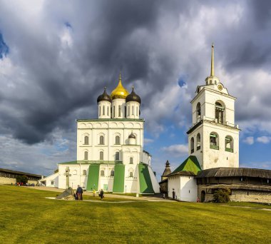 Kutsal Trinity Katedrali, Pskov Ortodoks Kilisesi, Katedral of t