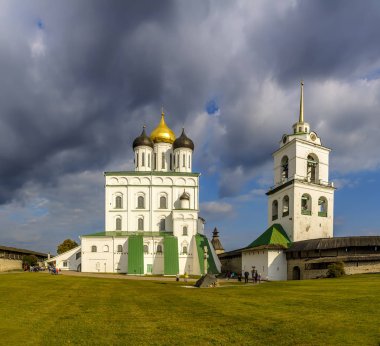 Kutsal Trinity Katedrali, Pskov Ortodoks Kilisesi, Katedral of t