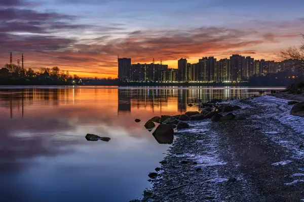 Bright December dawn on the Neva river in Rybatskoye district in — Stock Photo, Image