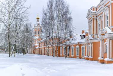Library (southwest) tower of the Seminar building.