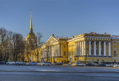 St. Petersburg 'un tarihi merkezinde güneşli bir kış günü. 