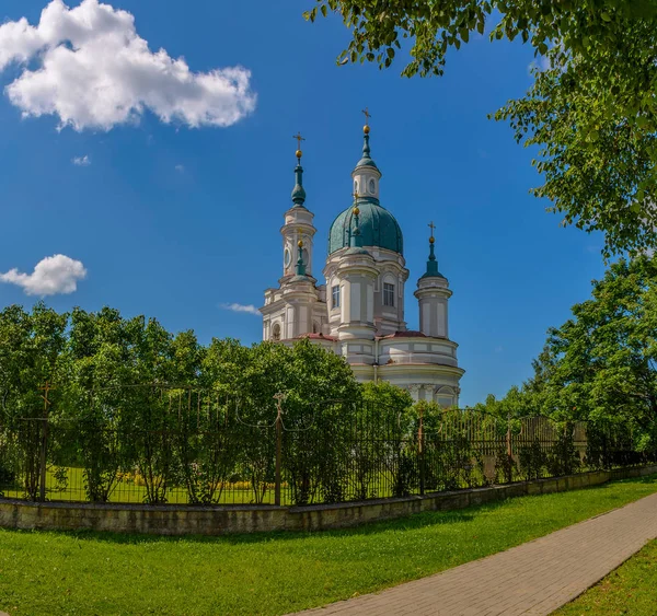 Catherine���s Cathedral, the main Orthodox church in Kingisepp, — 图库照片