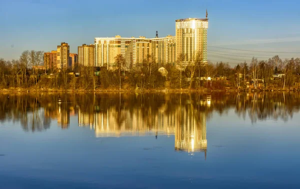 Отражение Новых Высотных Зданий Неве Санкт Петербурге — стоковое фото
