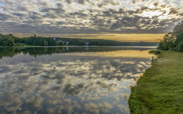 Vroege Ochtend Aan Oever Van Het Drozdy Stuwmeer Balarusi — Stockfoto