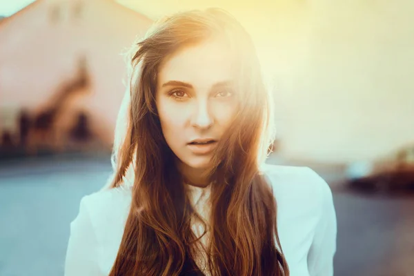 Portrait of young beautiful girl — Stock Photo, Image