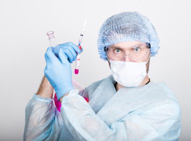 Şişeli komik, çılgın duygusal kimyager. gizli formüller üzerinde deney onun laboratuvardeli bilim adamı.