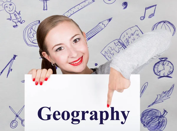 若い女性の言葉を書いてホワイト ボードを保持: 地理学。技術、インターネット、ビジネス、マーケティング. — ストック写真