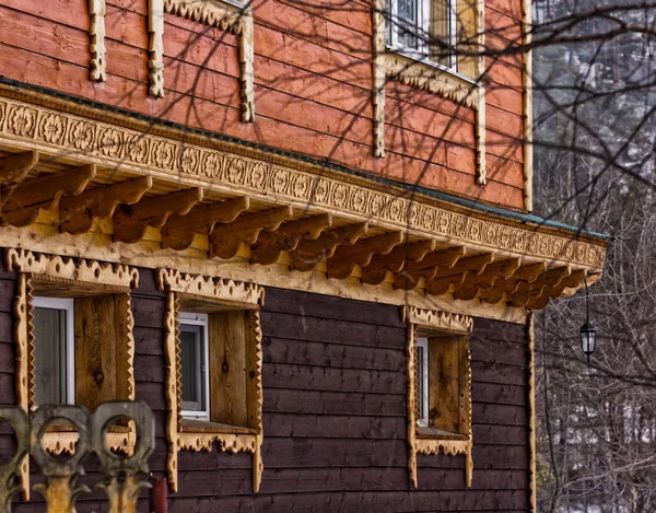 Pared de edificio de madera de una casa antigua — Foto de Stock