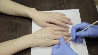 Yordam ahşap kütikül itici remover stick ile çivi salonda kaldırma kütikül alma